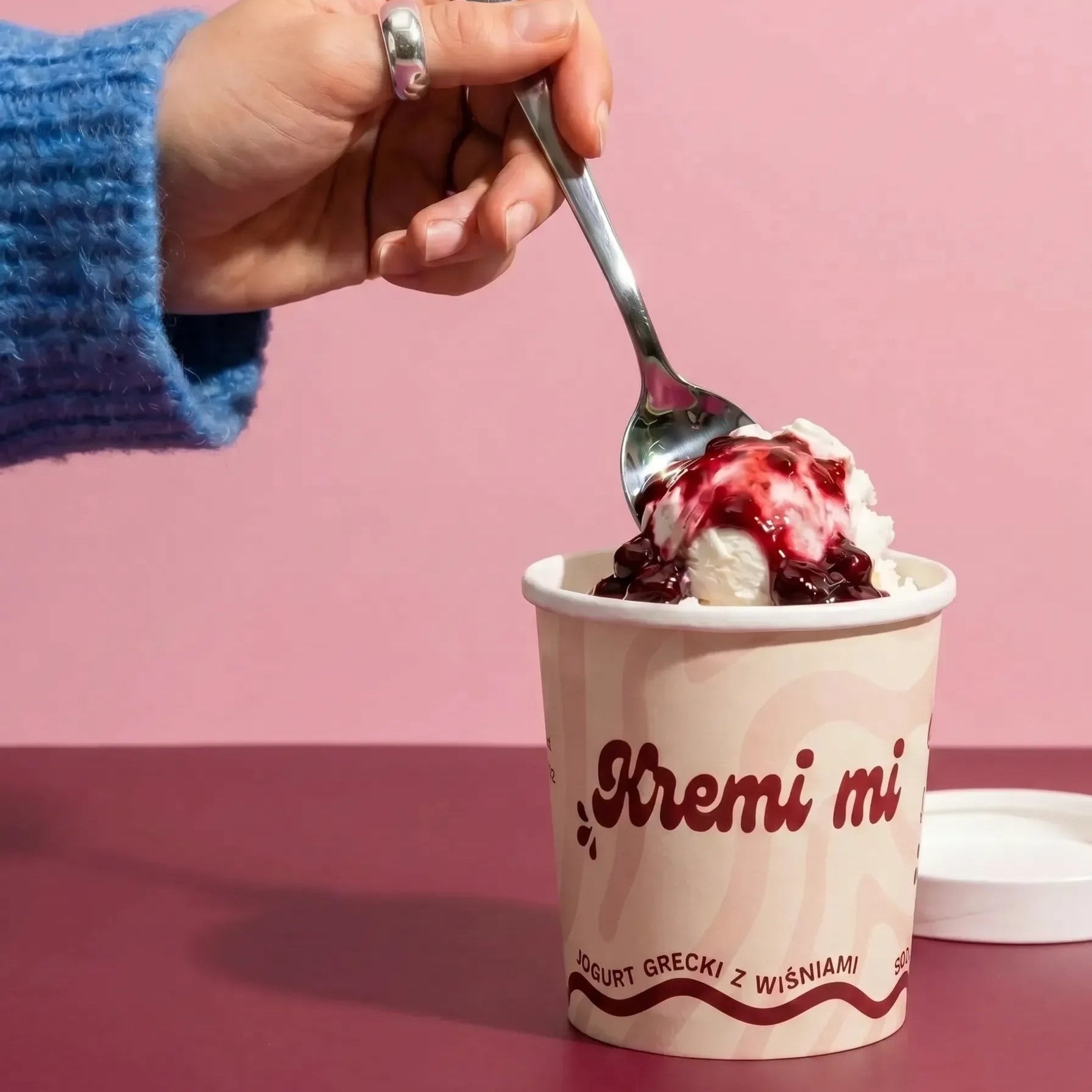 Lody Jogurt Grecki z Polewą Wiśniową