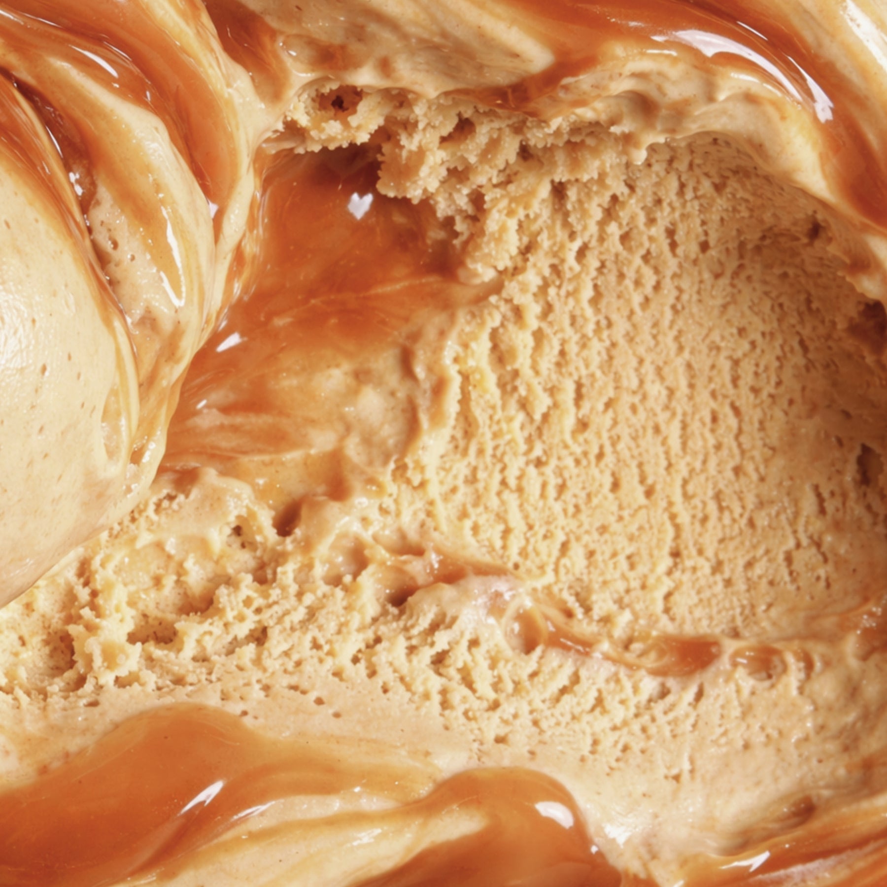 Lody o smaku Słonego Karmelu